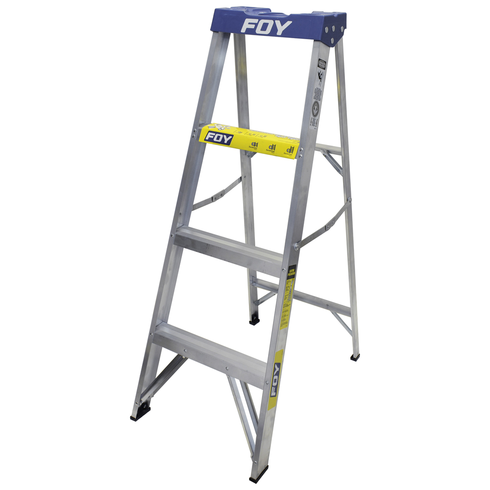 Escalera de tijera tipo III de aluminio y tapa plástica con 3 peldaños Foy
